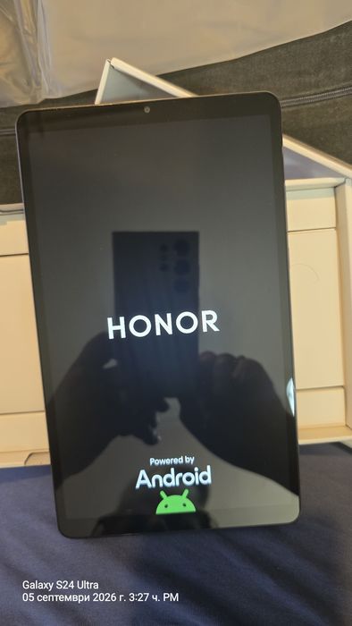 HONOR Pad X7 е компактен бюджетен таблет с 8.7-инчов екран, предназначен за леки ежедневни задачи, четене и забавление