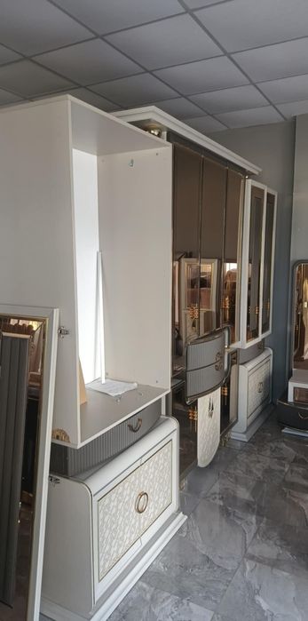 Продавам неразопакована спалня дамла