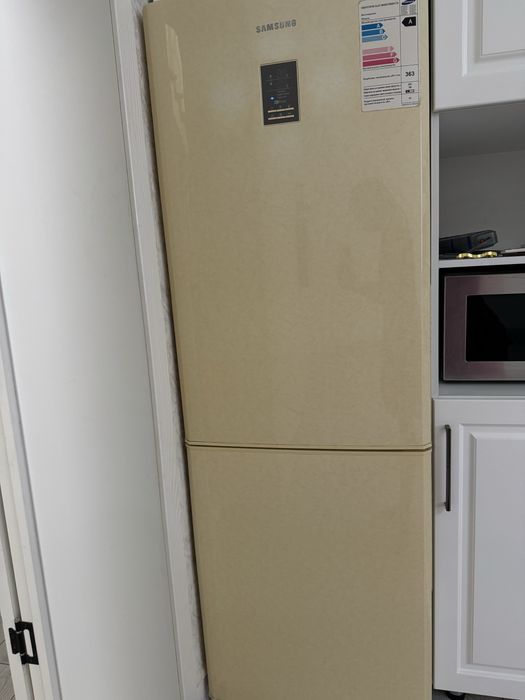 Холодильник Samsung