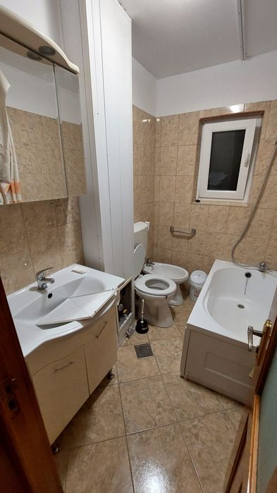 Închiriez apartament 2 camere