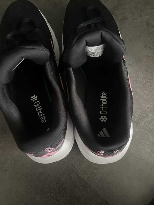 Продам кроссовки adidas