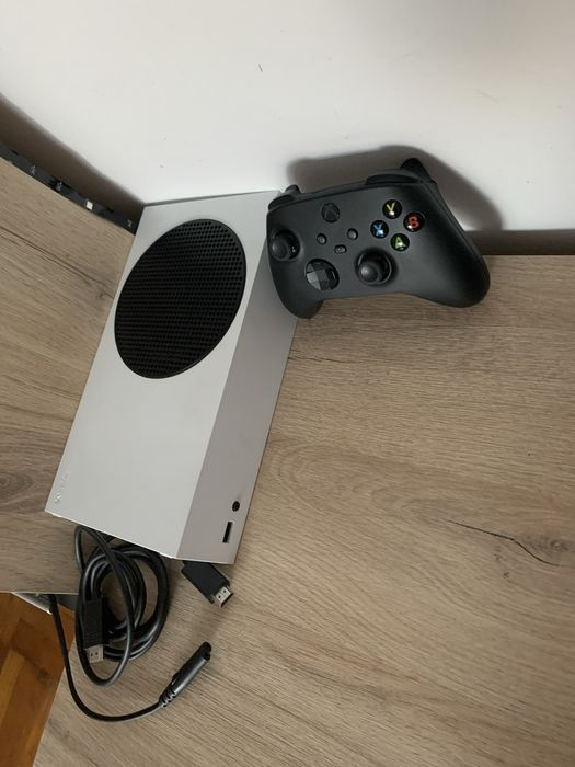 Vand xbox seria s 1500 lei cu need for speed