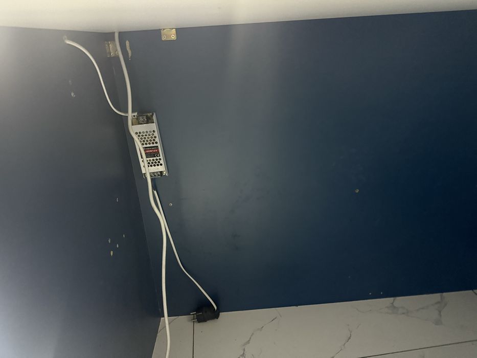 продам стол с подсветкой срочно