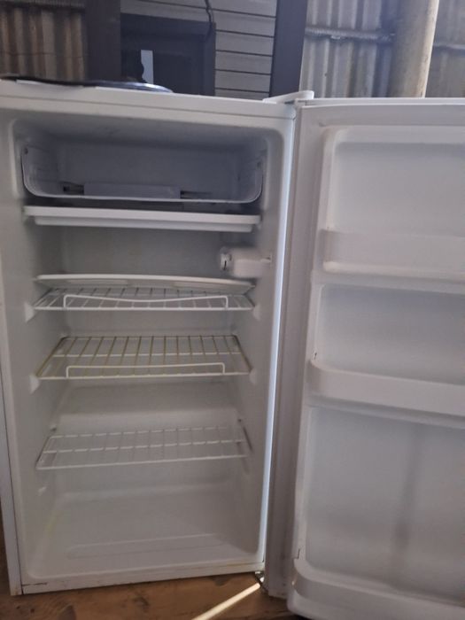 Срочно продается мини холодильник