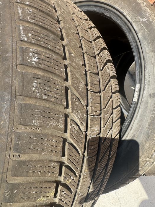 DUNLOP 255/40/21 зимни гуми