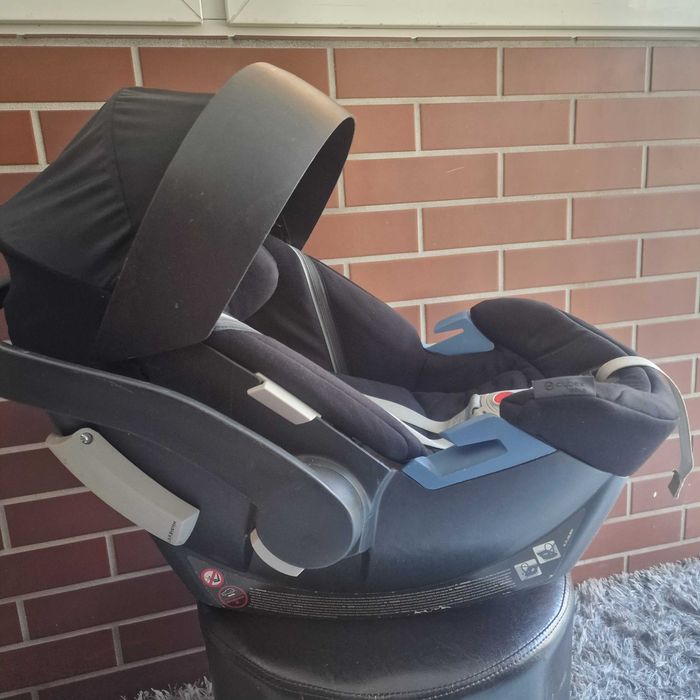Scoica Cybex Aton 5, sistem Isofix, adaptori si pelerina ploaie