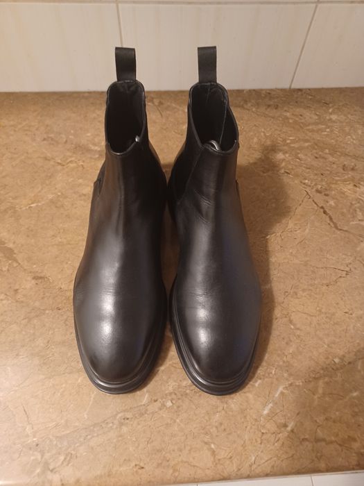 Vând ghete marca Denis
