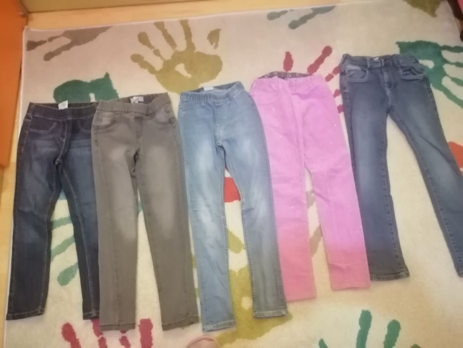 Дънки, клинове, долнища и екип за момиче.