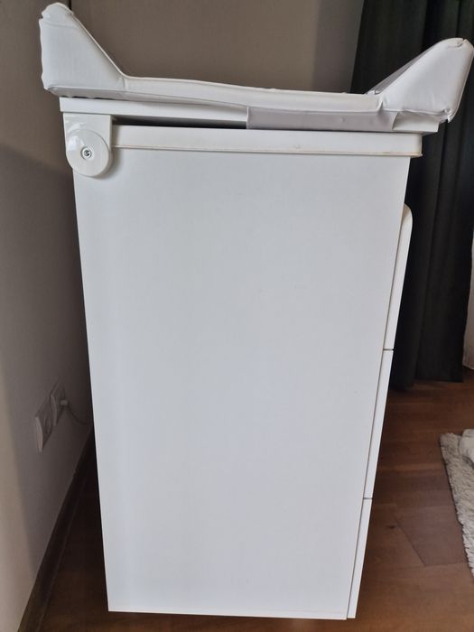 Comoda infasat cu masuta infasat si cadita
