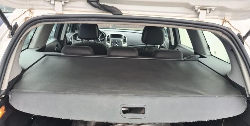 Dezmembrez Opel Astra J