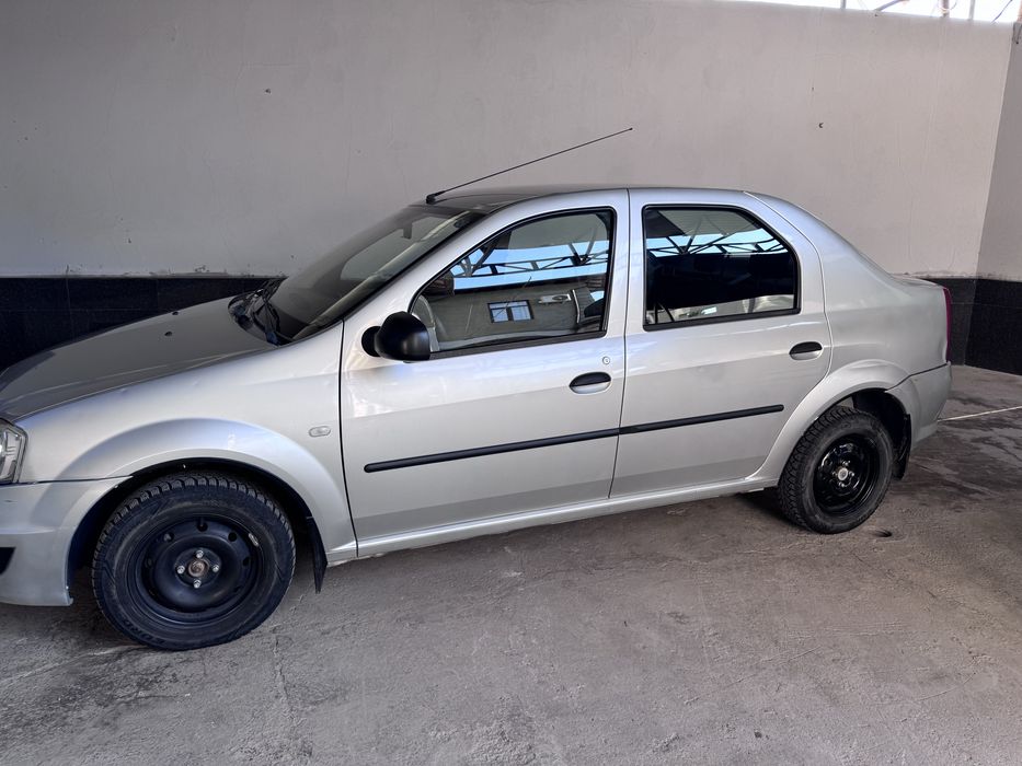 Продаю своя Рено логан в хорошим состаяния пробек своя родной 133,000