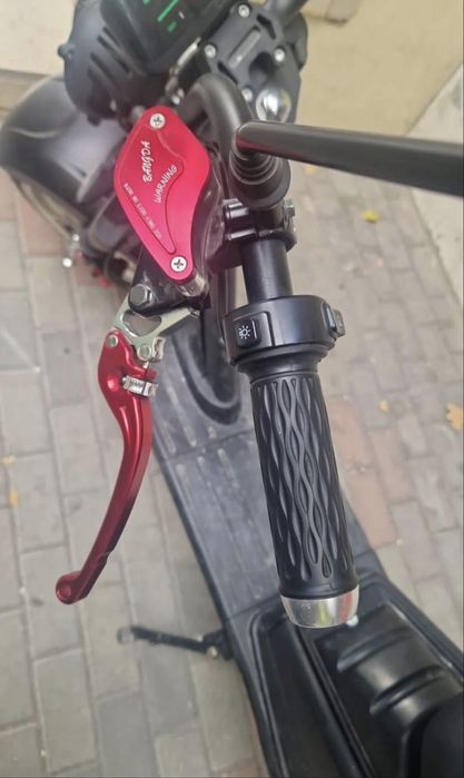 Електрически скутер тип чопър