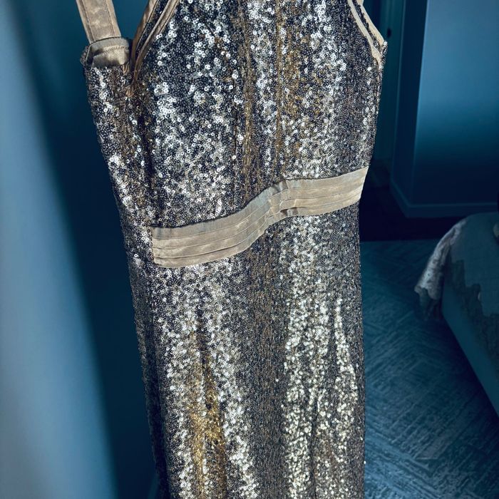 Платья вечерние/