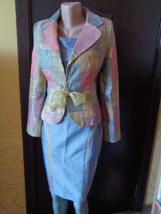 Бутиков дизайнерски дамски костюм - 3 части