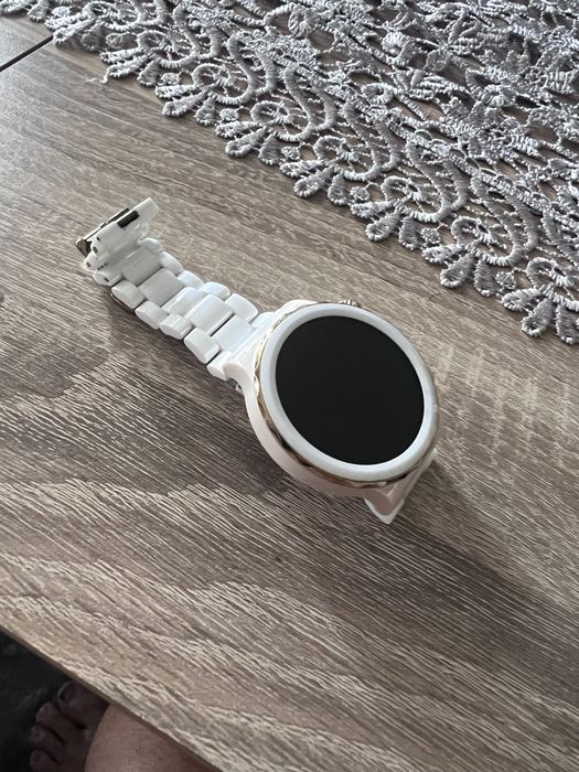 Продавам смарт часовник Huawei GT Pro 3 Ceramic