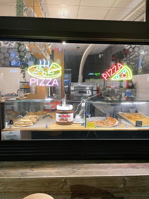 Afacere la cheie pizza,cafea,bacanie