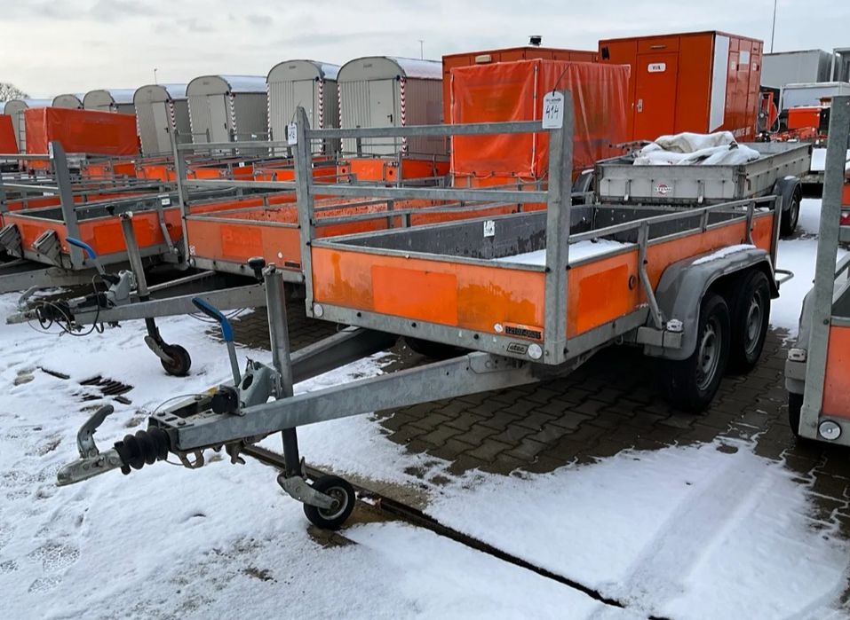 Ремарке 2 оси , няколко броя