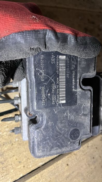 2 броя Toyota Yaris 2006-2011