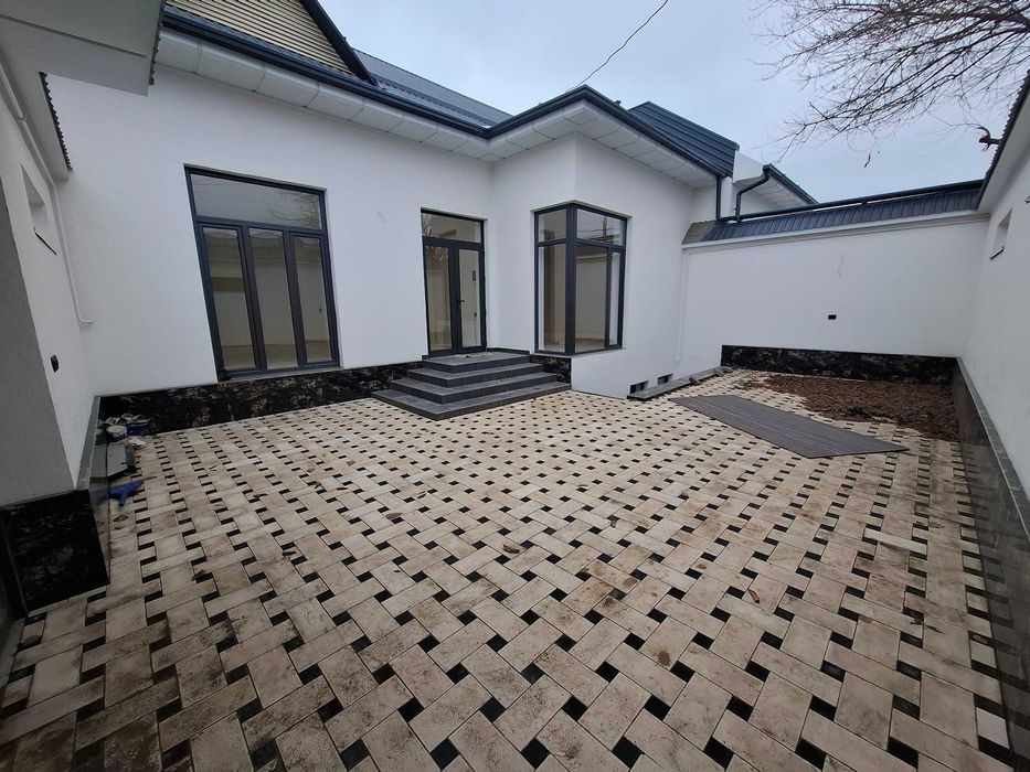 Продаётся коттедж в Яшнабадском районе ( Панельный).