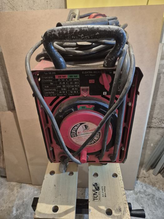 Aparat de sudura profesional Elektra Bekum 200A