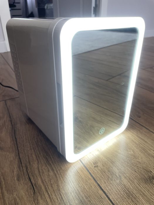 Mini-fridge (Холодильник для косметки)