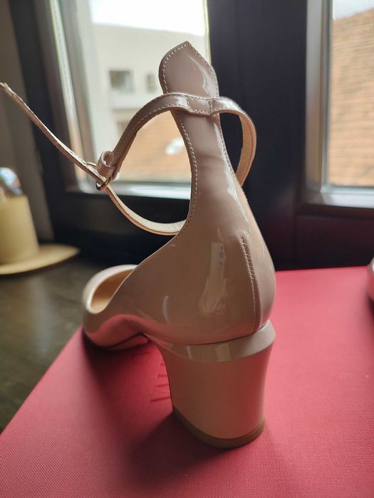 Pantofi Valentino piele, nr.35, nude