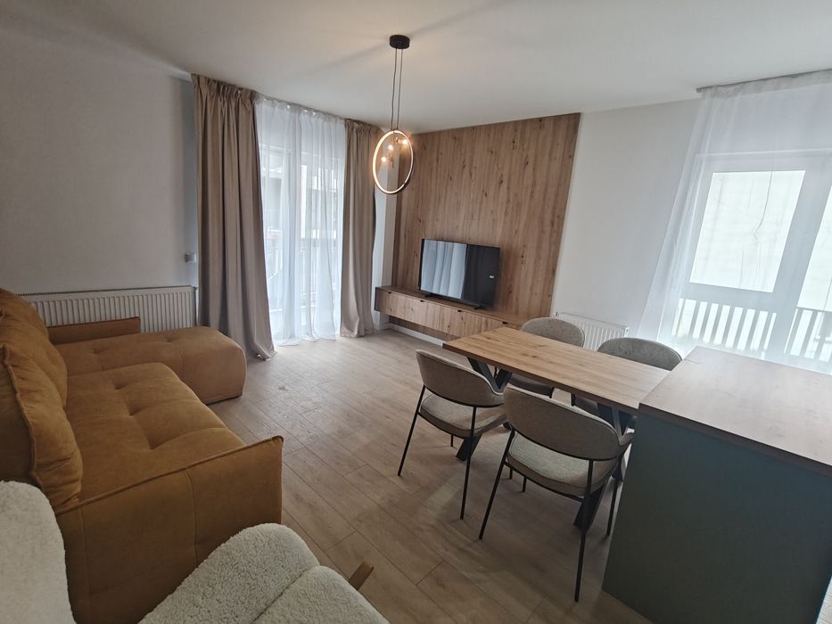 3 camere/ 67mp/ 2 bai/ etajul 1/ totul nou/ parcare/ Cetății