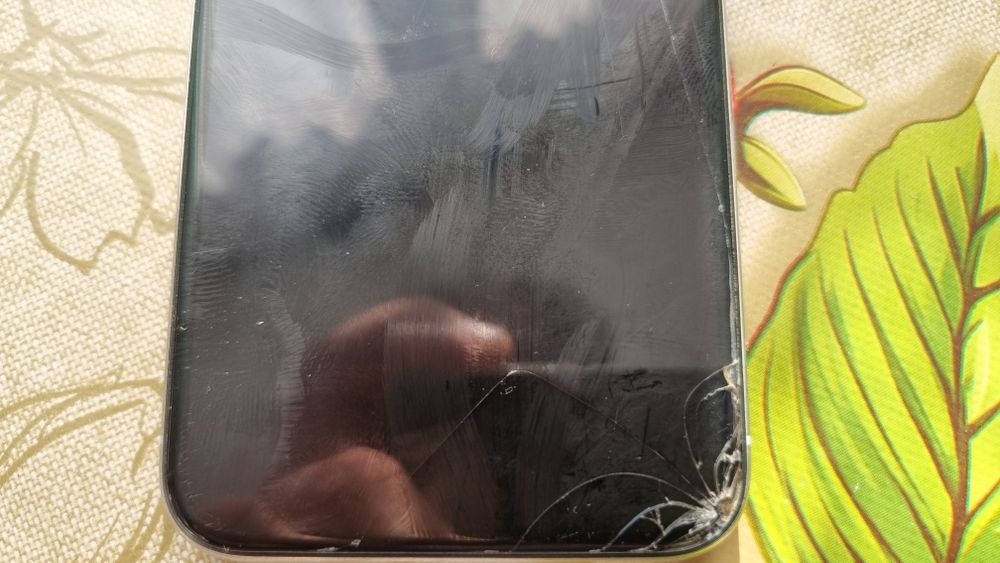 Telefon Iphone x 64gb ecran crapat