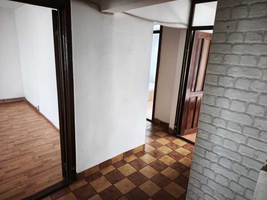Chirie Apartament 3 camere decomandate AC si Centrala