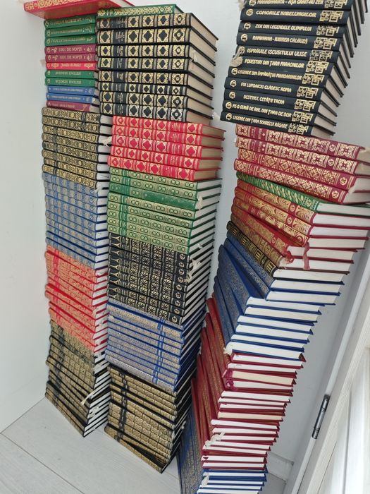 Colecție Prietenii Cartii, 230 vol, Cartonate, LUX