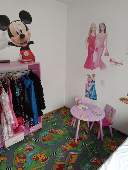 Vinzare mic mobilier de fetite.