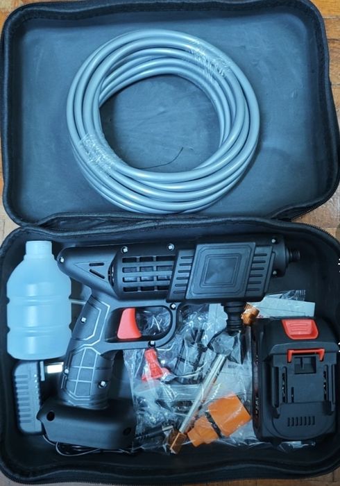 Uy shayoritida mashina yuvish uchun karcher kanplekt