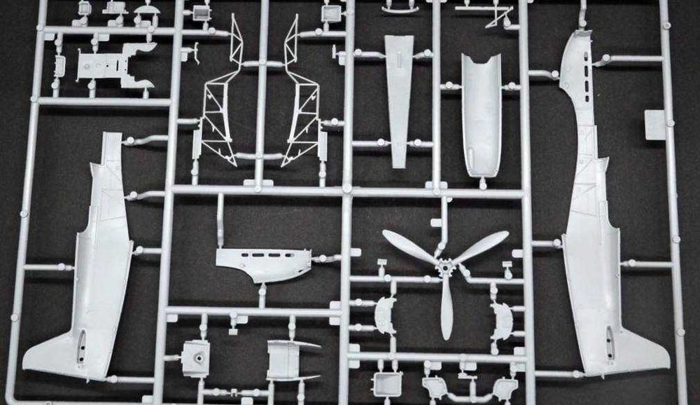 Сборная модель самолета Як-9Т (ICM, 1/48)