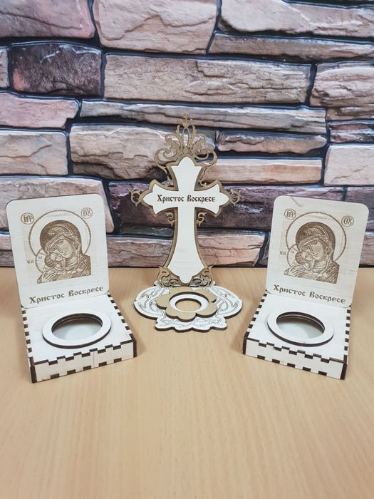 Дървена гравирана поставка за яйце или свещ