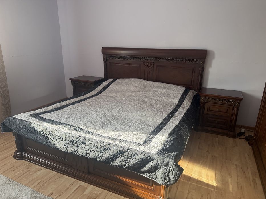 Продам спальный гарнитур