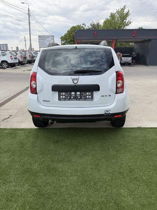 Duster 1,5 Diesel —-4x4  —-euro 5 —5200€