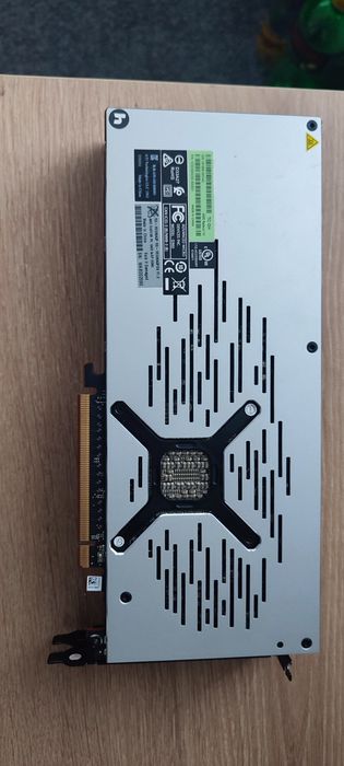 XFX Radeon VII 16GB .