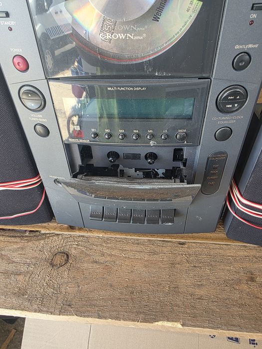 Vand radiocasetofon cu cd marca Crown