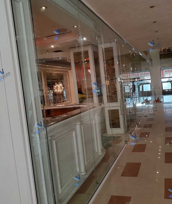 Стъклено плъзгане и офис прегради