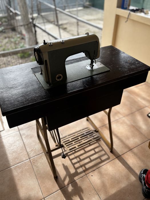Masina de cusut Ileana-UMC Cugir-cu masa originala-Braila
