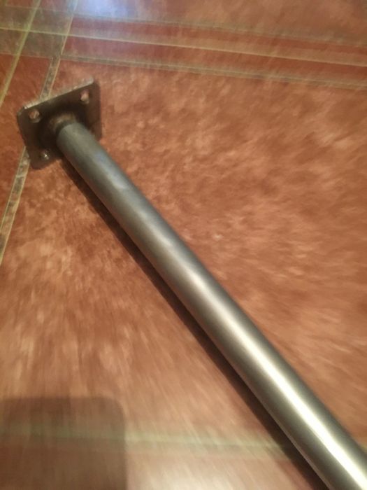 Турник дверной железный