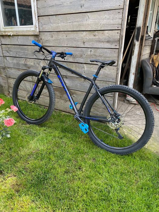 Bicicleta mtb Carrera hellcat 29 full custom vand urgent pot negocia