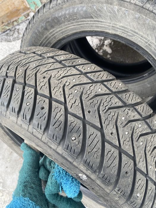 Шины зимние, шипованные на 16