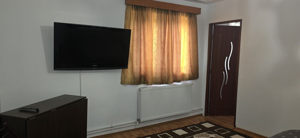 Închiriez garsonieră