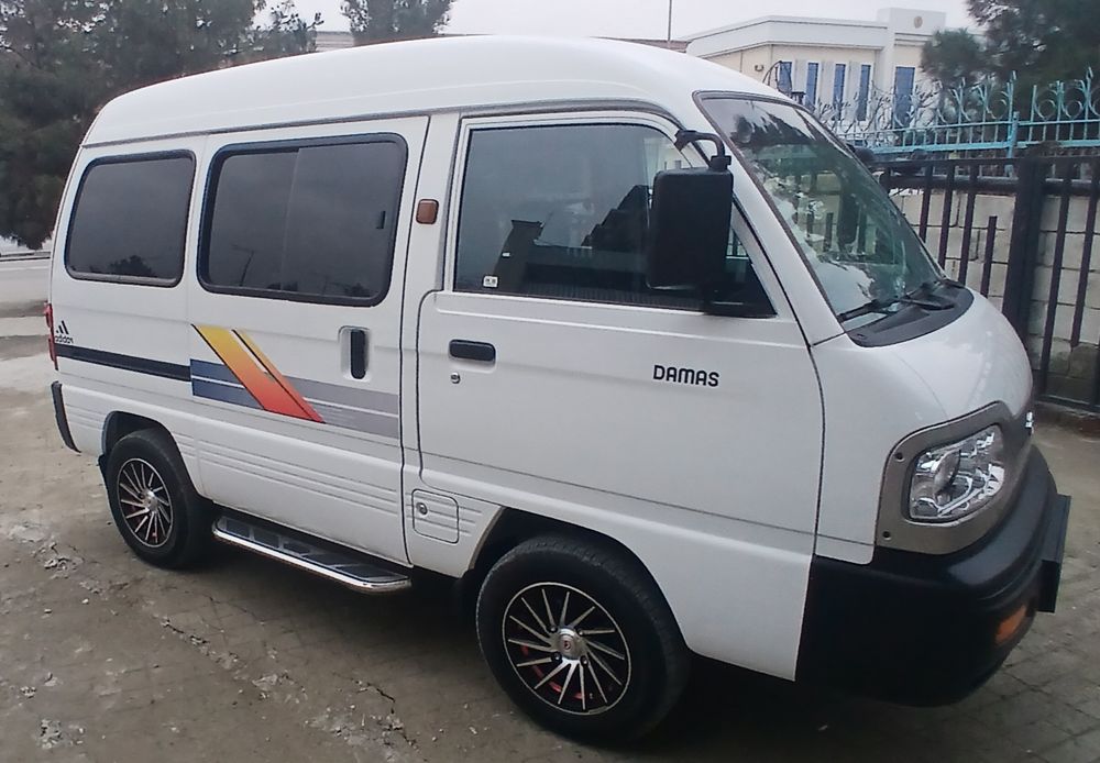 Дамас сотилади. Холати аъло.