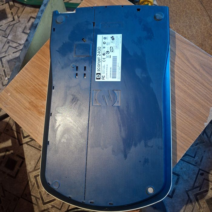 Продам Сканер HP Scanjet 2400