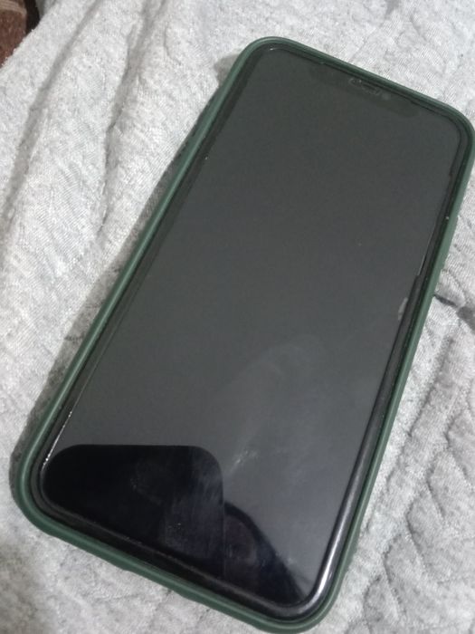 Продам айфон 11  на 128 гигов