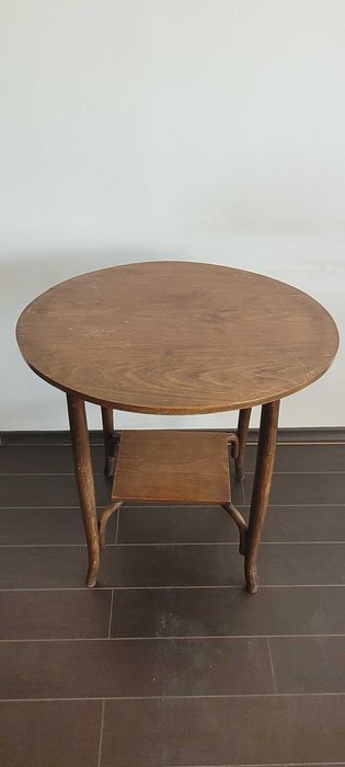 Masa stil Thonet cu blat oval