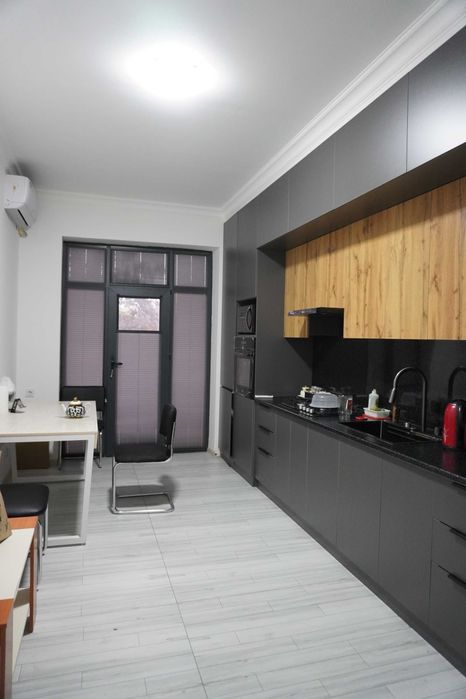 Просторная 4-комнатная квартира рядом с метро Буюк Ипак Йули