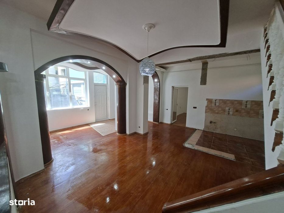 Piata Unirii, Calea Calarasilor, PROPRIETAR, vand casa P+M, 4 camere
